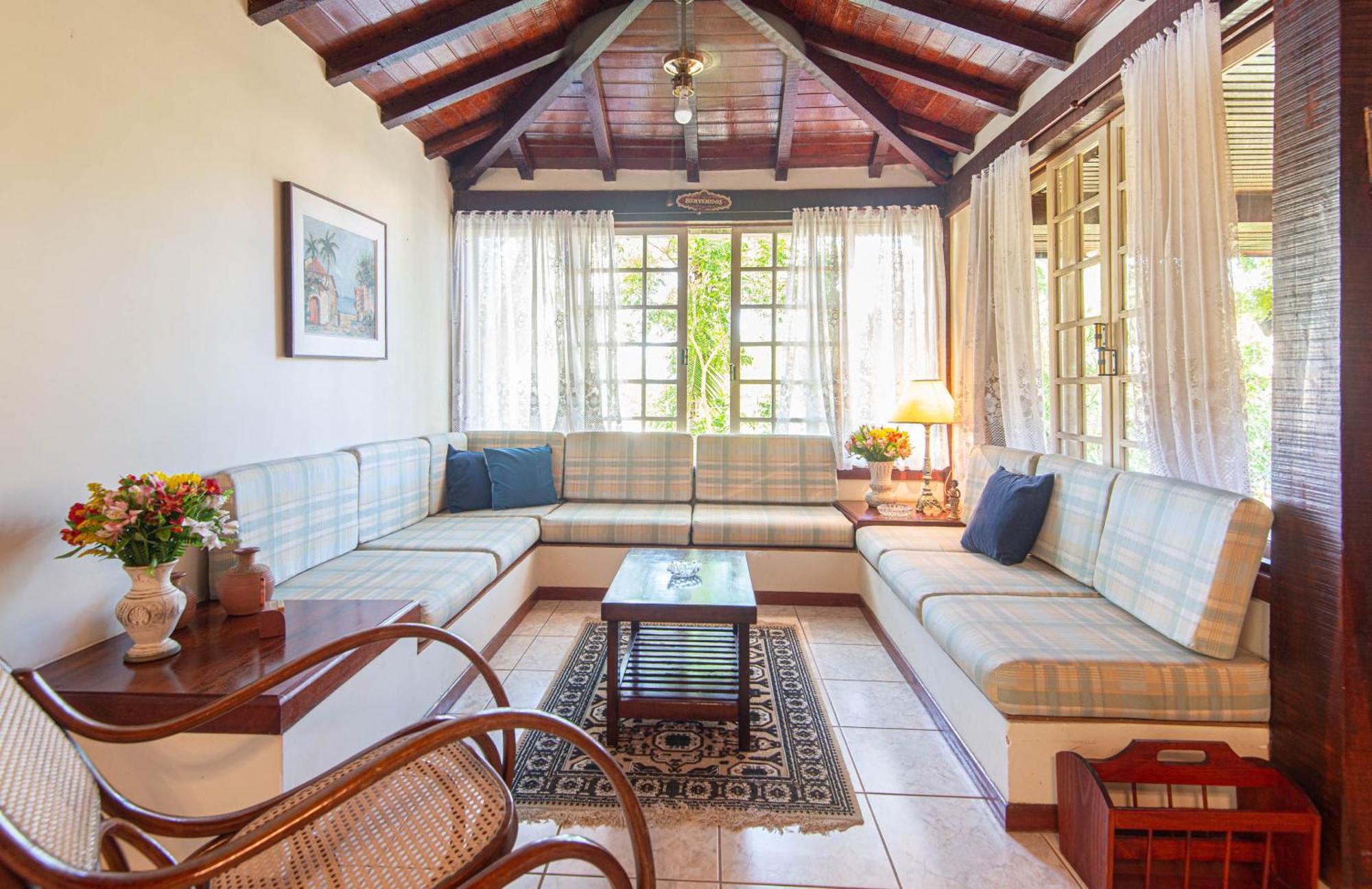 Casa Com Piscina Na Localização De -wifi 500mb, Smart Tv 4k - Agua E Luz Cobrados A Parte Búzios