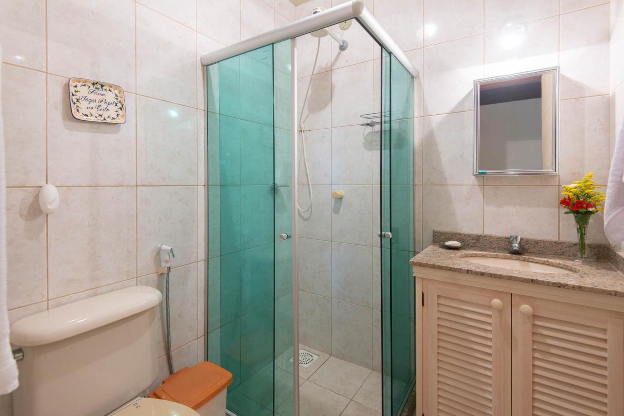 Casa Com Piscina Na Localização De -wifi 500mb, Smart Tv 4k - Agua E Luz Cobrados A Parte